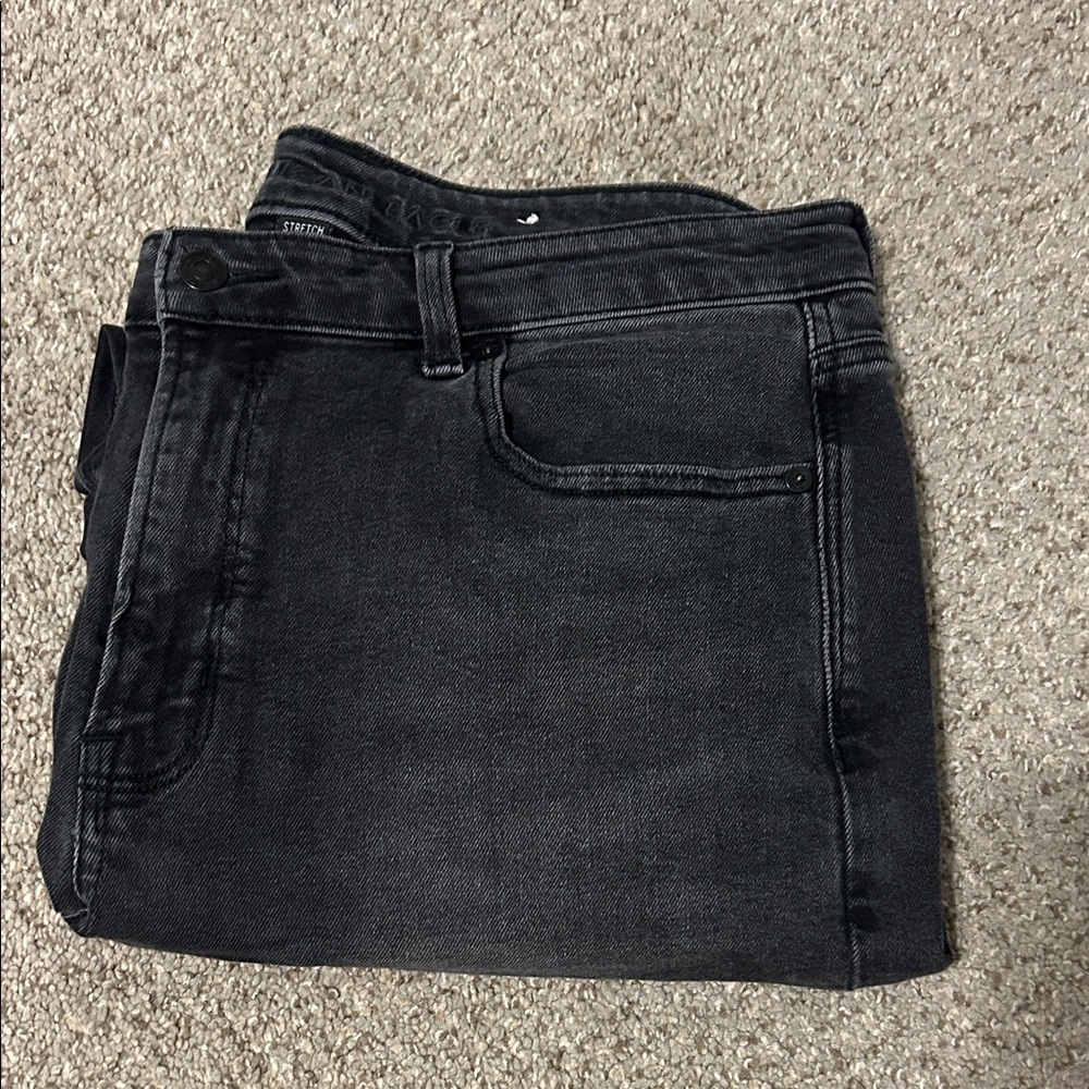 American Eagle Outfitters Women’s  Black Denim mom Jeans (stretch)